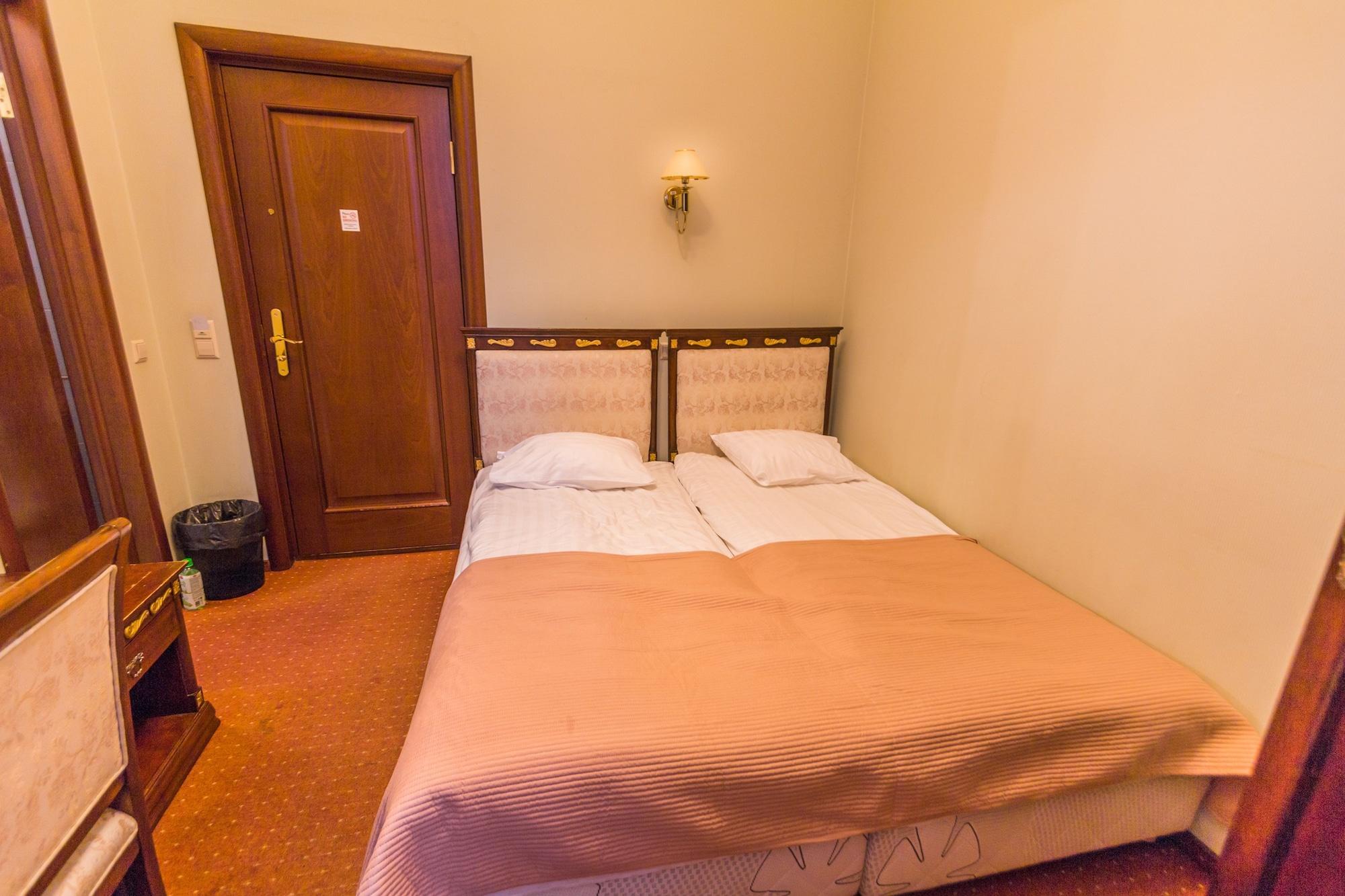 Hotel Garden Palace Рига Экстерьер фото