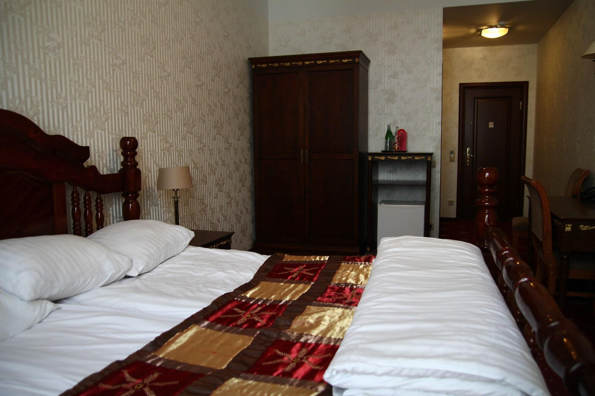 Hotel Garden Palace Рига Экстерьер фото